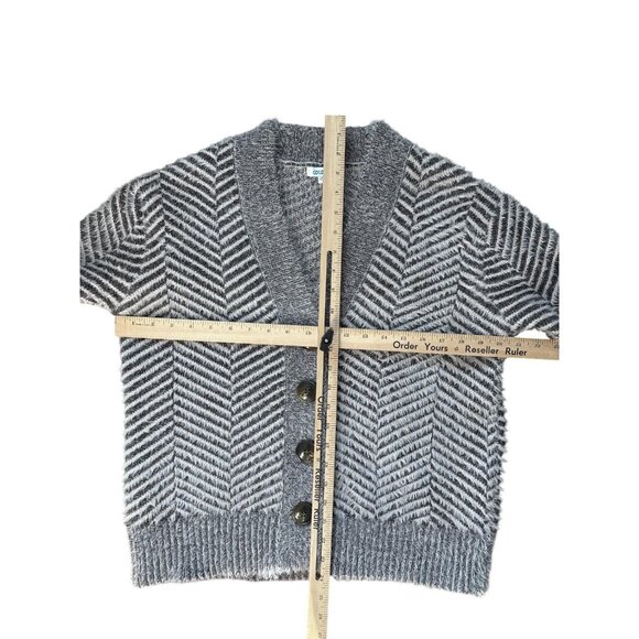 Cocobleu Sweater Womens Small Gray Chevron Button Front Fuzzy Cardigan Boxy - Picture 8 of 8